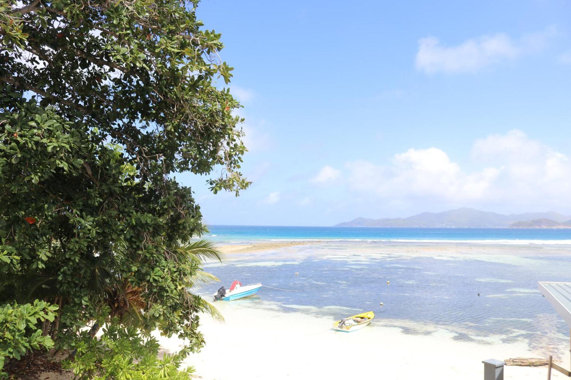 Marie-France Beach Front Apartments La Digue Exterior photo